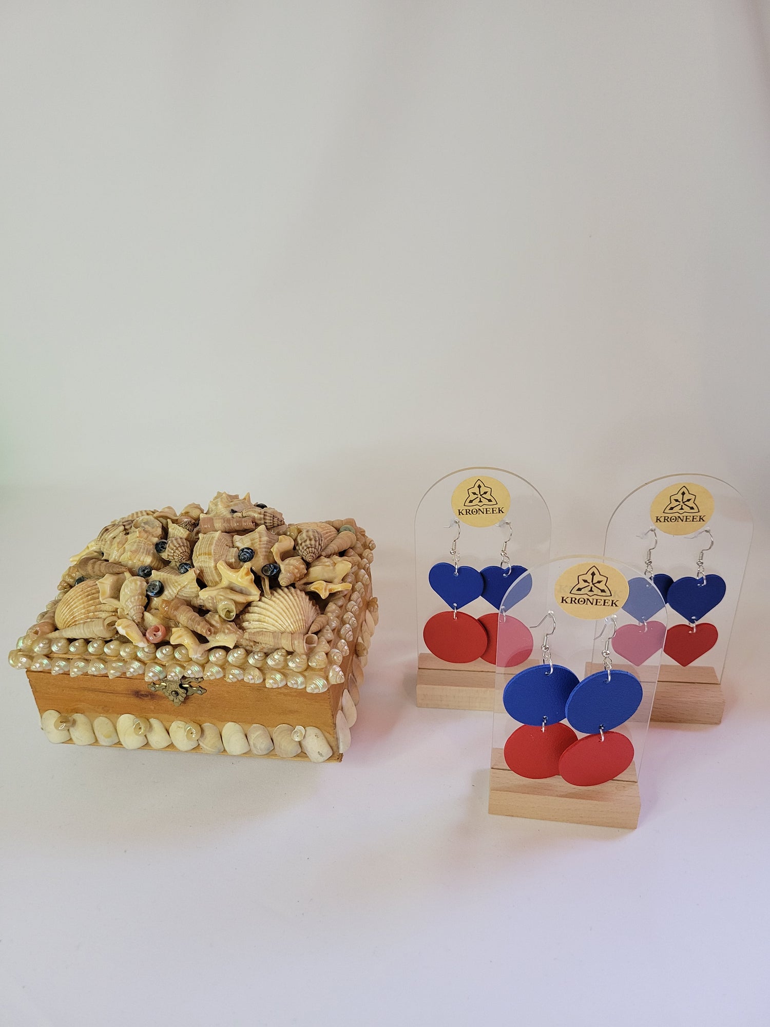 Kroneek Lakay – Handmade Haitian Treasures